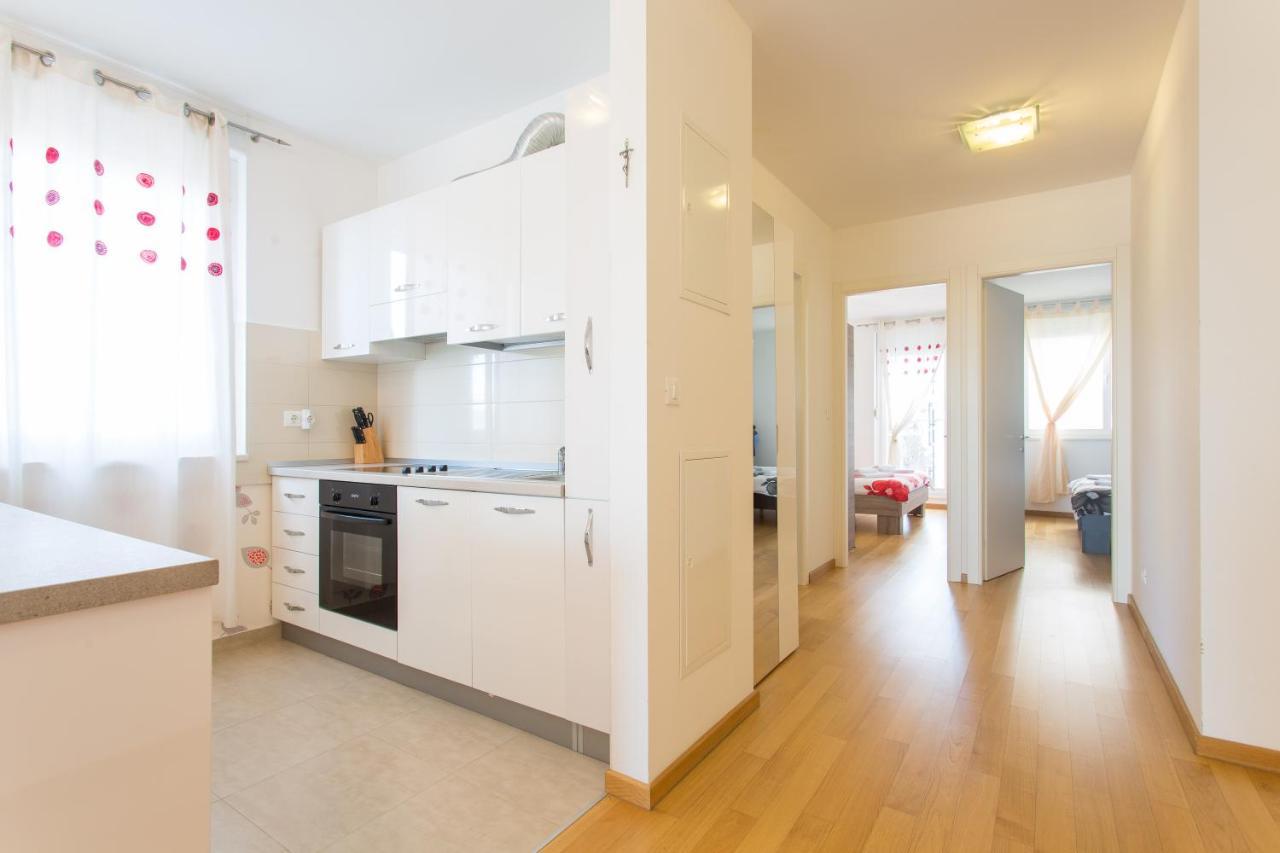 Arijana Free Private Garage Leilighet Split